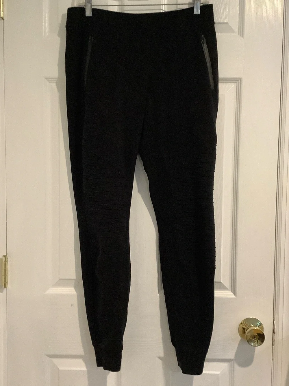 ALO Women’s Black Stretchy Work Out Gym Athleisure Activewear Travel Joggers M